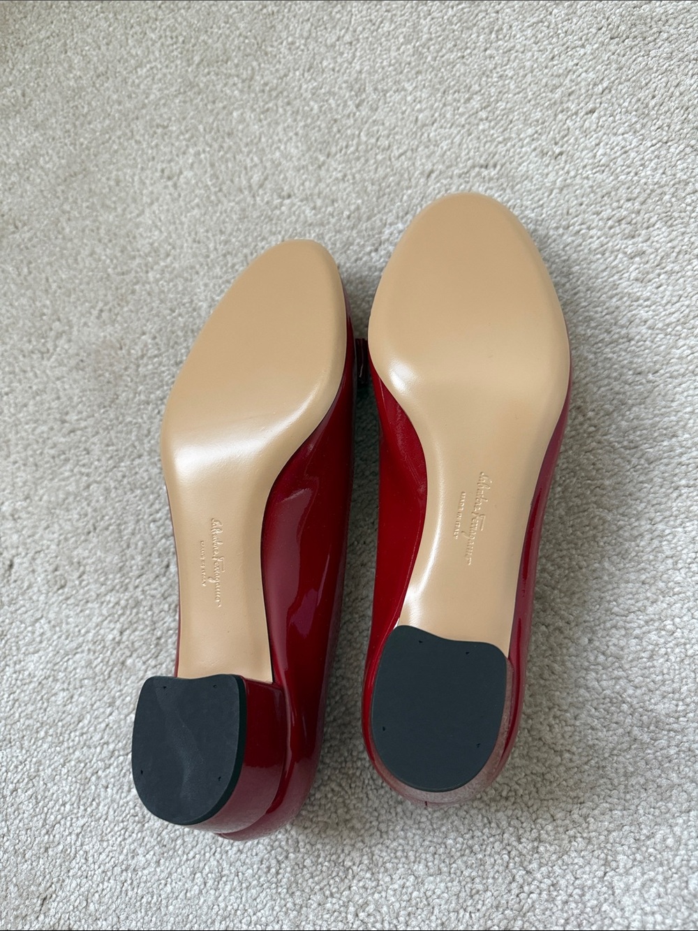 Ferragamo brand new Vara Red patent shoes - Size 8.5 C - Picture 5 of 5